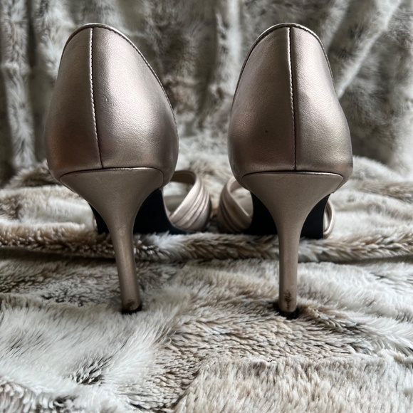 Beautiful Champagne Color High Heels - Size 36 (US 6) - Picture 3 of 6